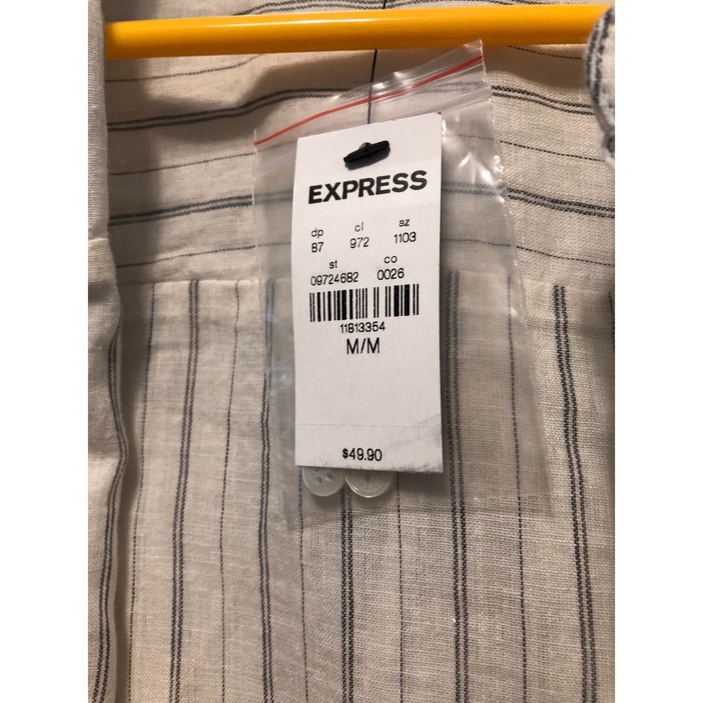 Express cold shoulder button down - Picture 4 of 5